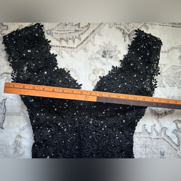 Black lace and sequined dress, completely sheer except for the bust area. Size S - Picture 14 of 16